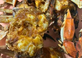 Curated recipes straight from the kitchens of John Hardy and Pro-Staff chef Donny Landry, owner of Don's Seafood Hut. From grilled doves to Belizean lobster salad, every recipe starts with what you caught or harvested yourself.